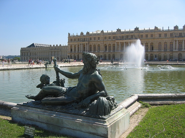 005 Versailles fountain.jpg
